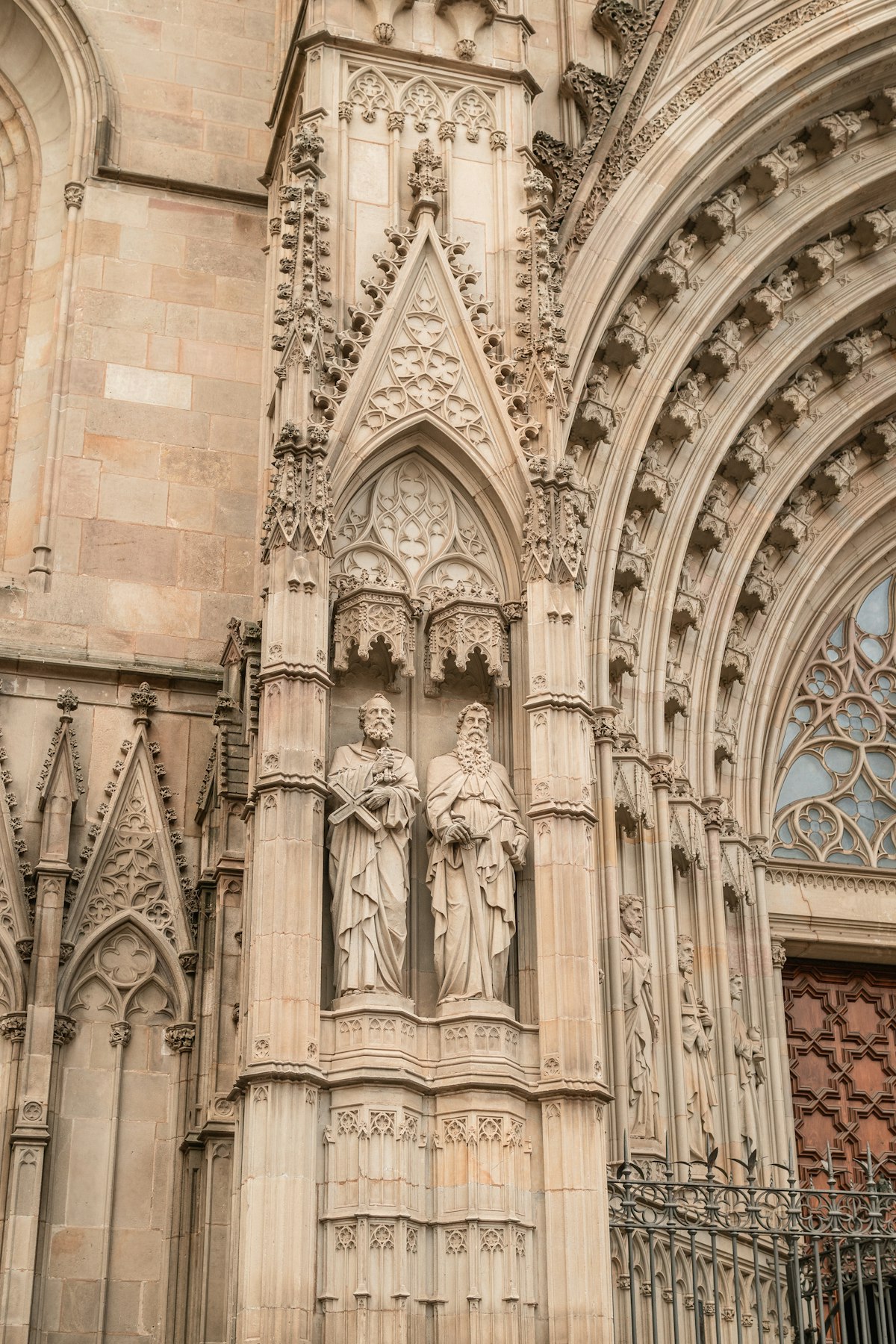 Portada policromada de la Iglesia de Santa Mar&iacute;a de los Reyes